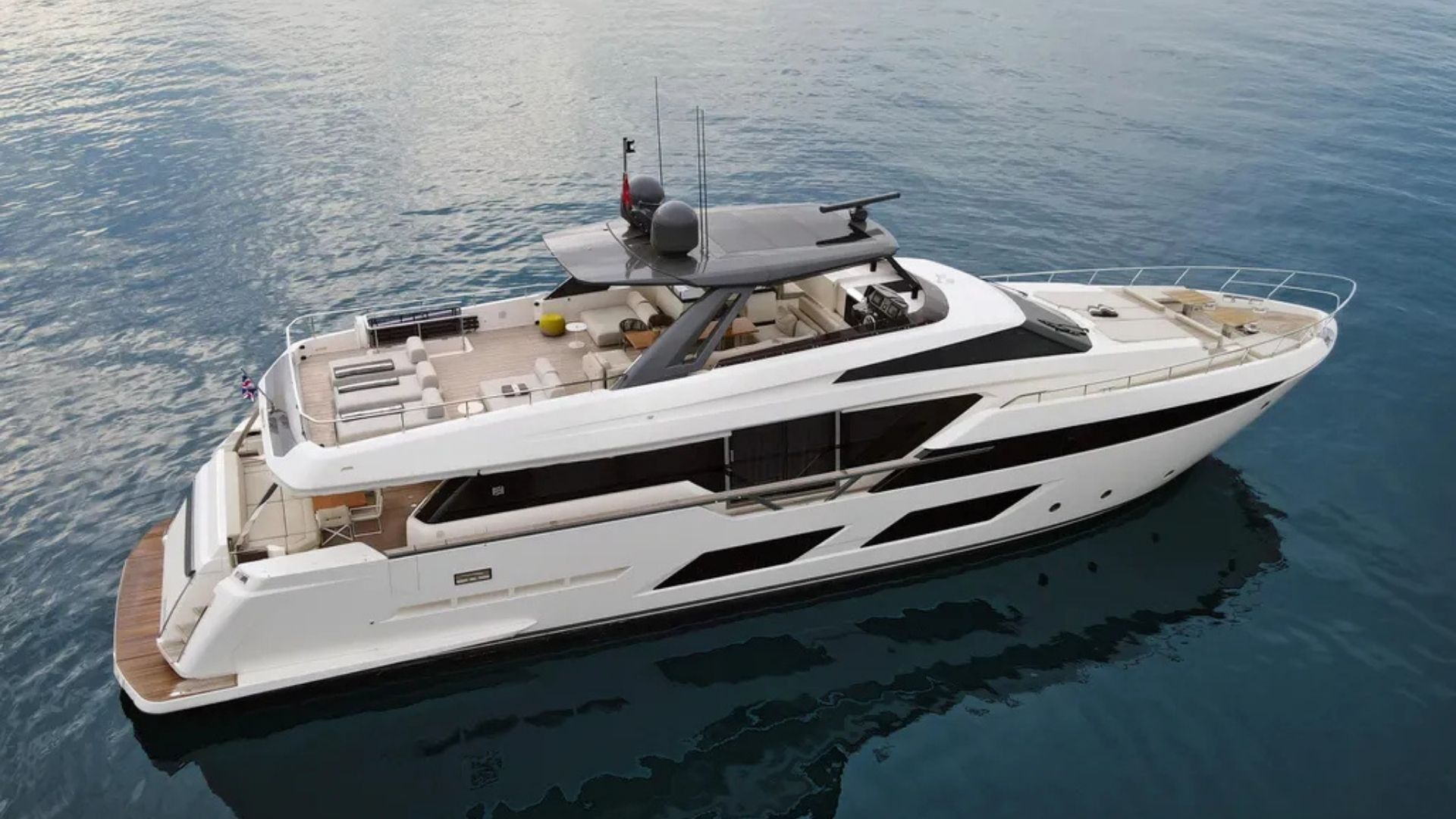 Ferretti 920